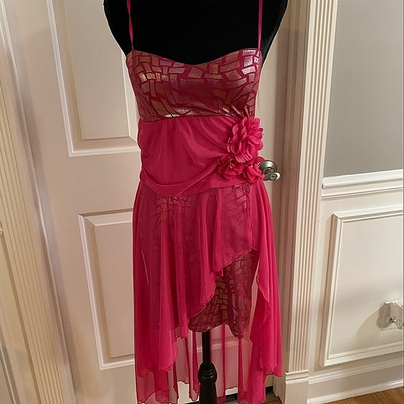 Juniors Flattering & Flowy Pink High How Dress - Picture 1 of 11